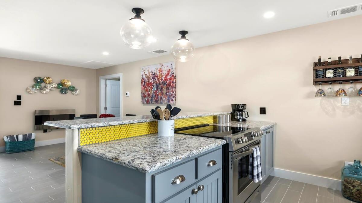 Blumenhaus Sleeps 6 Full Kitchen Plus Hot Tub Фредериксберг Экстерьер фото